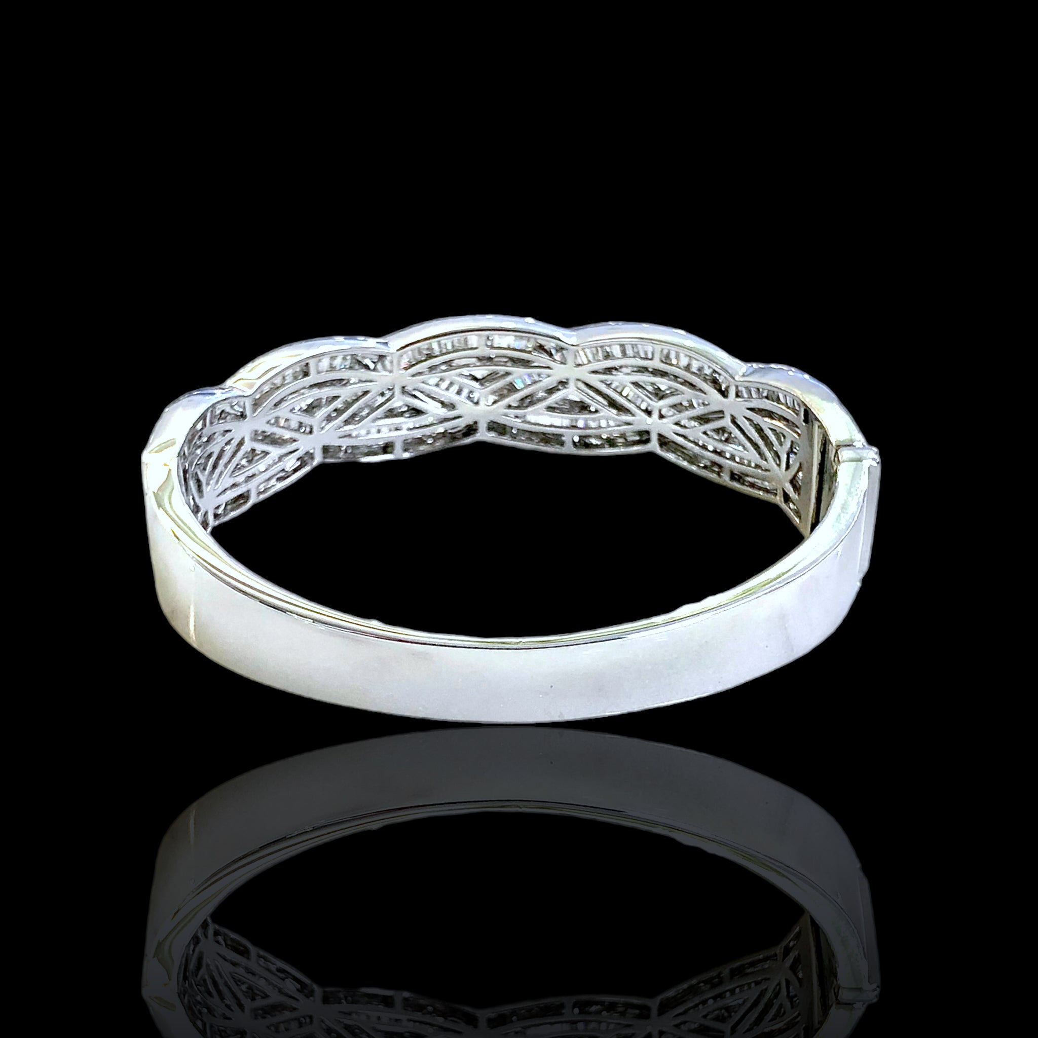 Intertwine Twist Diamond Bangle