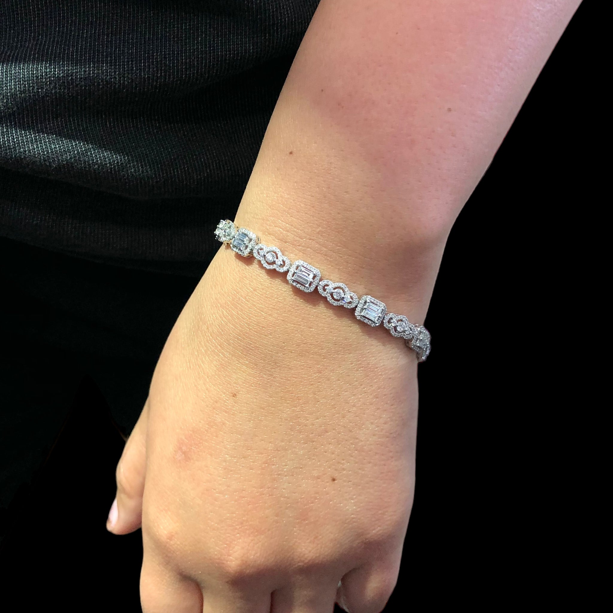 Baguette Cut Diamond Tennis Bracelet