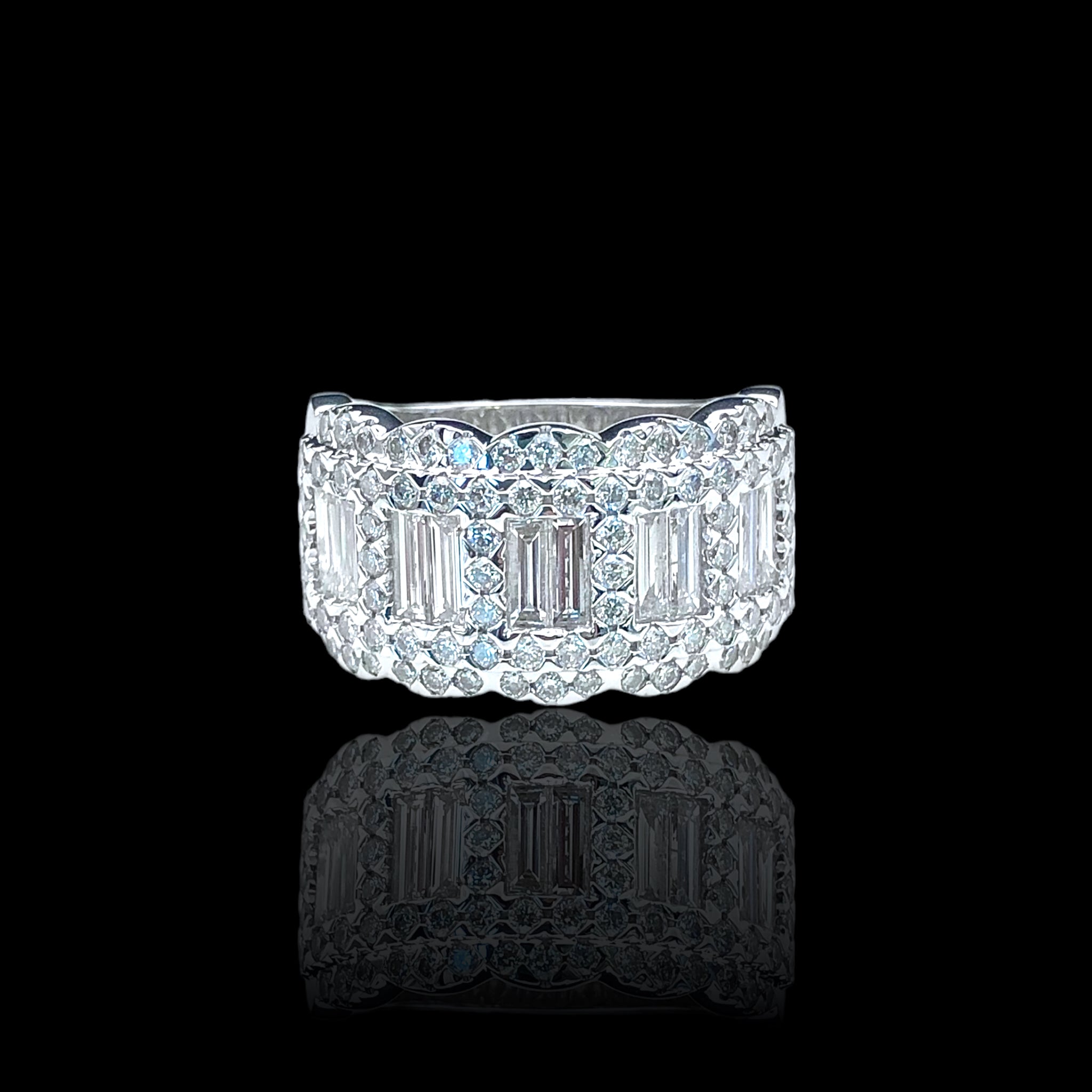 Baguette x Round Ladies Diamond Ring