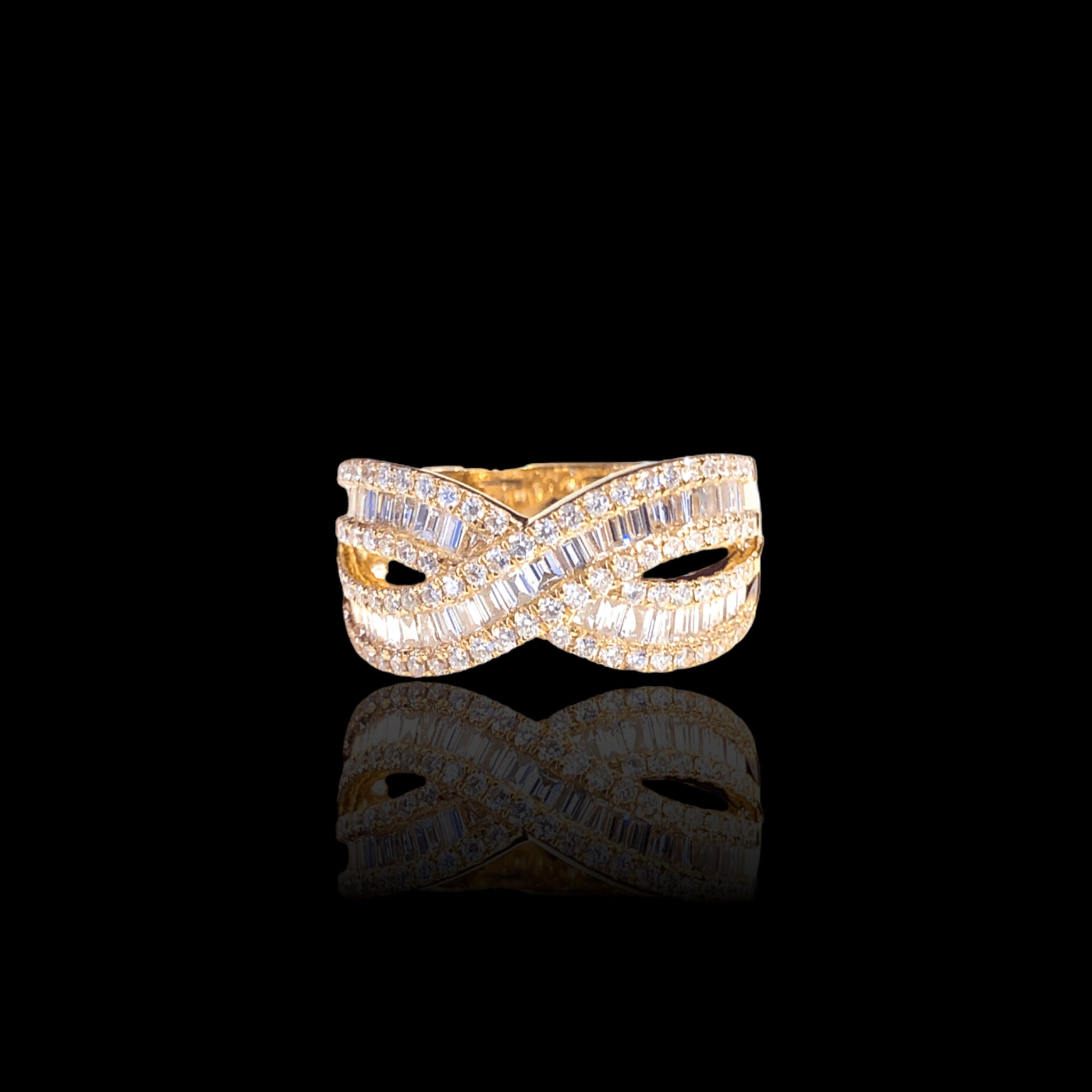 Twist Baguette & Round Diamond Ring