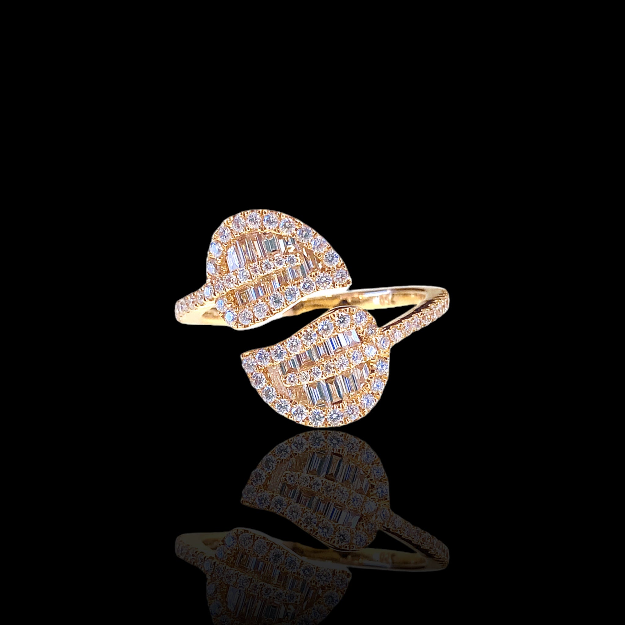 Baguette x Round Diamond Leaf Ring